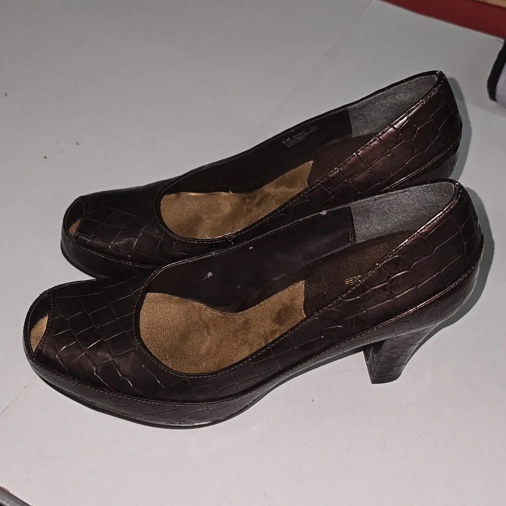 Aerosoles Big Ben Brown Crocodile Heels w Peep Toes Womens Size 8.5 - Picture 5 of 11